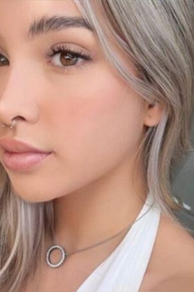 Gloucester Road Escort Hora