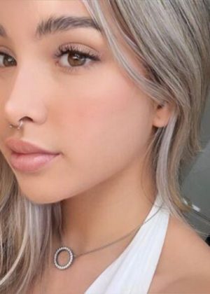 Gloucester Road Escort Hora